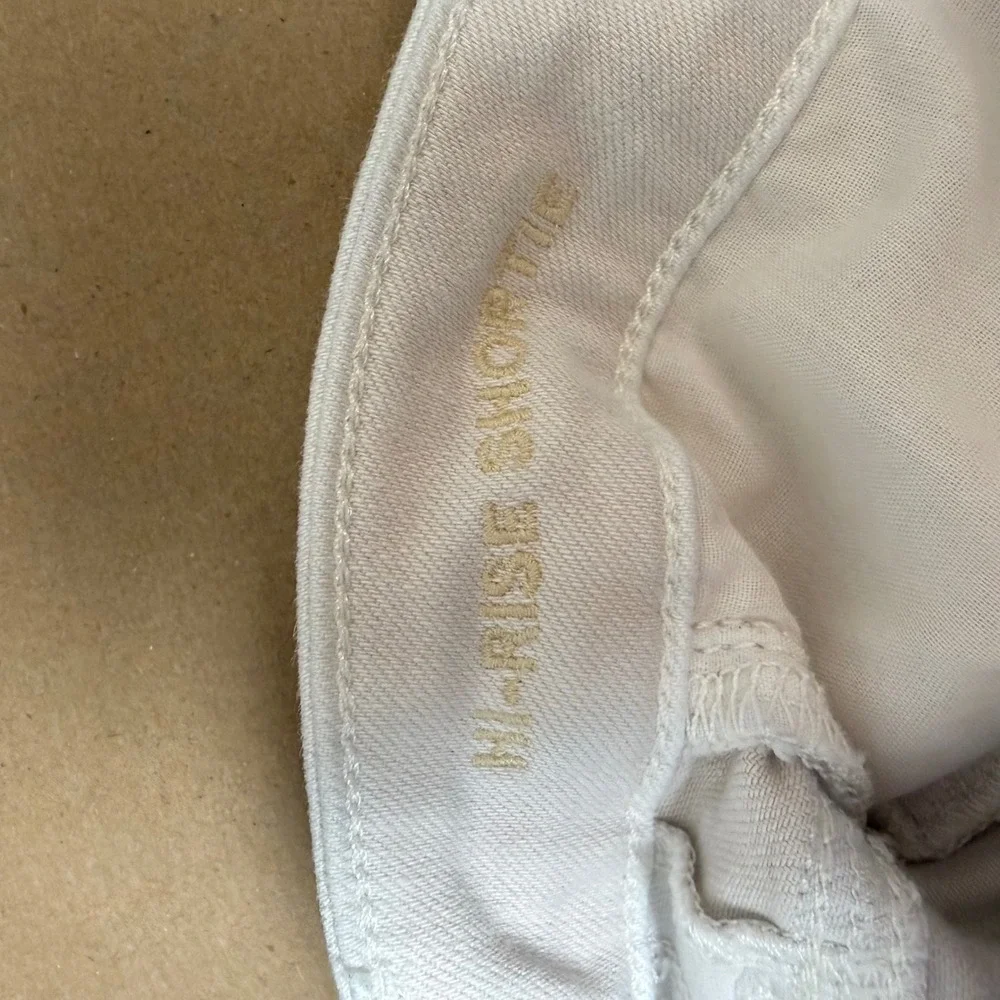 American Eagle Denim‎ Shorts Women 6 White Excellent Hi-Rise Shortie Distressed